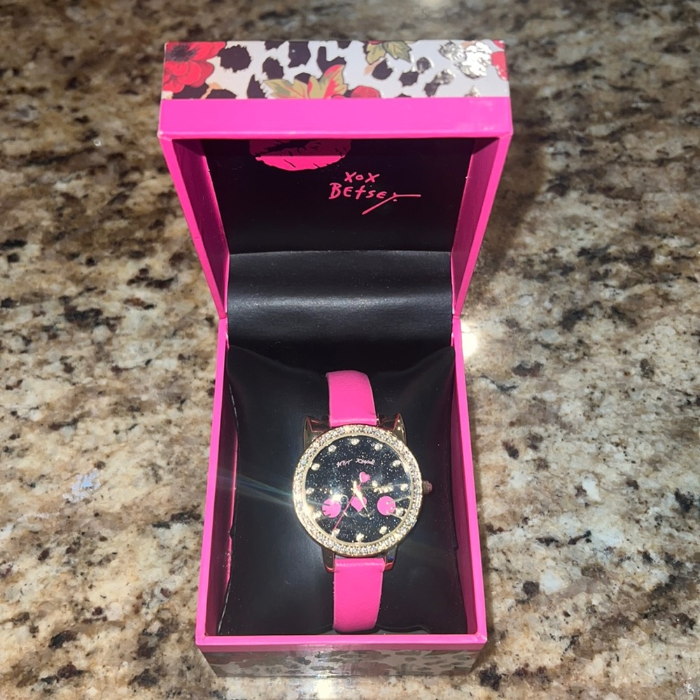 NIB Betsey Time Purrr Watch Pink